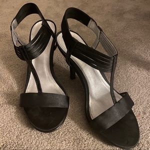 Kenneth Cole - Black Heels